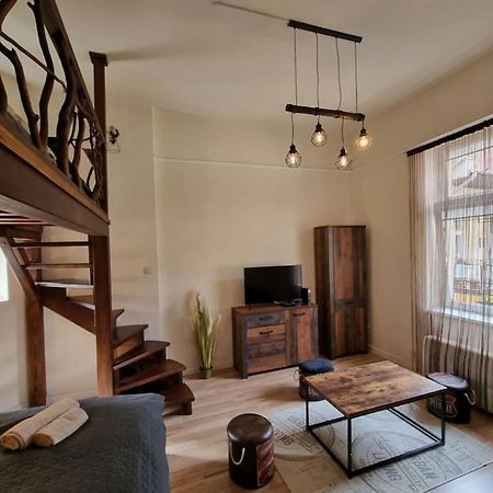 Vintage Apartman In City Center Miskolc Esterno foto