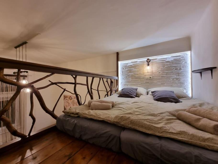 Vintage Apartman In City Center Miskolc Esterno foto